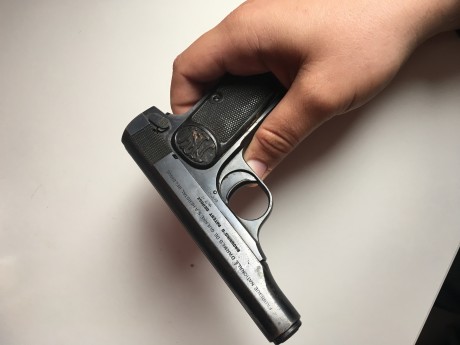 :tanque^: Buenas compañeros foreros!
Vendo mi pistola FN1910, conocida como la mataduques,del calibre 10