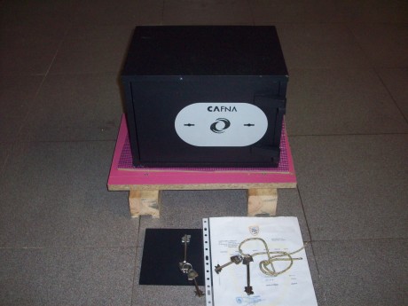  VENDIDO 


ARMERO GRADO III


Vendo armero grado III, en perfecto estado, con certificado de homologación 00