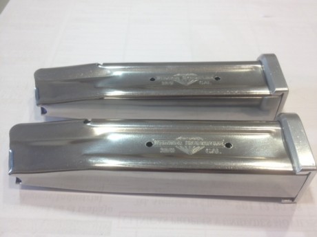 VENDO 2 cargadores de la marca SV INFINITY, de 140 mm para calibres 38 Super y 9mm.
Capacidad: 23 cartuchos.
Su 00