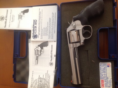 Hola vendo este revolver por no usar yo lo tengo desde el 2013 y tan apenas lo he usado. A la caja le 02