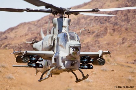 Comprar los que sean necesarios AH-1Z Viper y dejemos de complicar las cosas con los F-35... Al coste 00