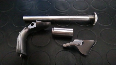 Buenas noches:

Haciendo limpia me han salido las siguientes cosas:

- Funda IPSC en kydex para 1911 monohilera. 02