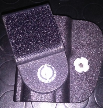 Buenas noches:

Haciendo limpia me han salido las siguientes cosas:

- Funda IPSC en kydex para 1911 monohilera. 00