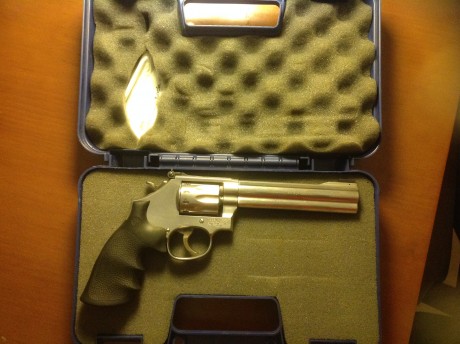 Pues que lo vendo con caja, candado sin abrir y en perfecto estado, solo cacha negra, precision e impactante.. 11