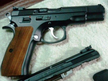 PISTOLA CZ 85 COMBAT Y KIT DEL 22
Por abandono de afición, vendo Pistola CZ COMBAT 9MM negra con 2 cargadores 01