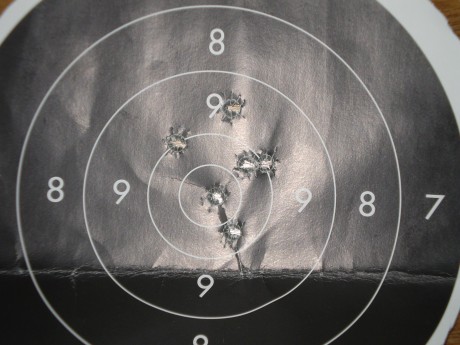 LA IDEA ES SUBIR FOTOS DE LOS MEJORES GRUPOS DE 5 DISPAROS LOGRADOS CON VUESTROS RIFLES.
Esto es a 150 10