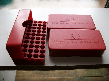 En Madrid, vendo:
- Recalibrador Lee, calibre 32, .311", Rfª B-6. Es un recalibrador para prensa.15 10