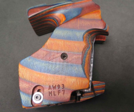 Vendo empuñadura de zurdo de la pistola FEINWERKBAU AW 93 de la casa Rink enviada hacer a Alemania.
Precio 00