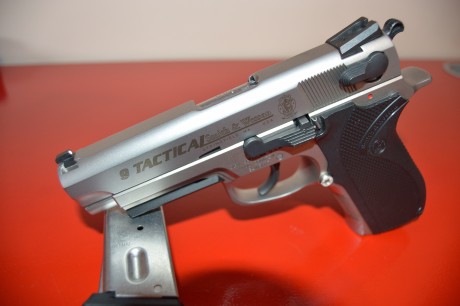 Hola a todos, vendo ésta magnifica pistola en un estado 9.5/10 con apenas dos cajas de munición disparada.
Una 01