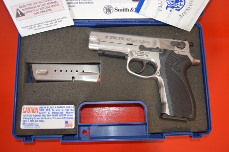 Hola a todos, vendo ésta magnifica pistola en un estado 9.5/10 con apenas dos cajas de munición disparada.
Una 00