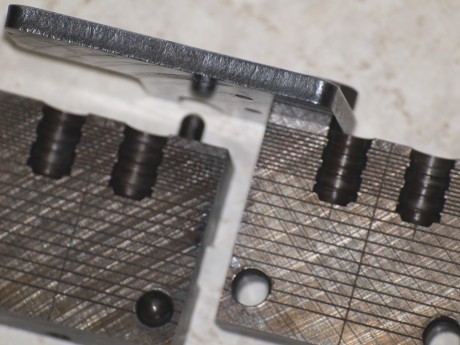 Buenas tardes, vendo molde RCBC para fundir puntas calibre 32 wc, con poco uso por falta de tiempo. Precio 10