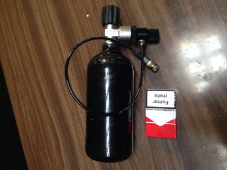 Hola buenas. Me surge esta duda. Si seria factible usar una botella de paintball  de aire comprimido  51
