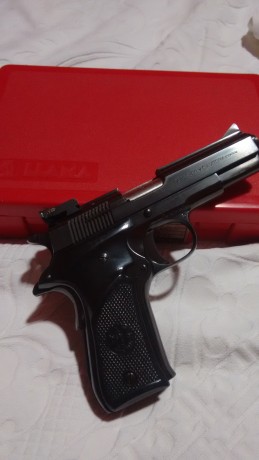 Vento esta magnífica pistola llama del calibre 22  en perfecto estado sin apenas uso, con miras micrométricas 00