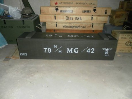 Reproducción de caja de madera porta MG34-Mg42, caracterizada de epoca WWII, indispensable complemento 02