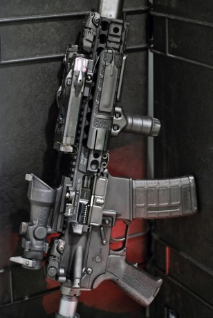  http://www.magpul.com/index.html 

Supongo que muchos la conocen. Pero por si acaso 120