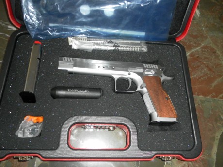 vendo tanfoglio gold match ultimo modelo. comprada nueva el 22-6-2015 . el estado es igual que nueva no 02