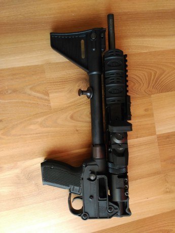 Vendo carabina Kel Tec sub 2000, 9mm parabellum, admite cargadores Glock. Esta en muy buen estado funcional 01
