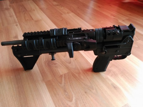 Vendo carabina Kel Tec sub 2000, 9mm parabellum, admite cargadores Glock. Esta en muy buen estado funcional 00