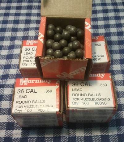 Hola, vendo 485 bolas Calibre .36 ( .350 ) marca Hornady, 4 cajas están precintadas aun y la 5ª contiene 00
