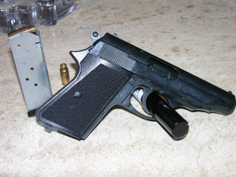 Pongo a la venta 19 cartuchos BAC.38/09/.22, son para la Walther ME9. mod. PARA .22D; pueden comprarse 22