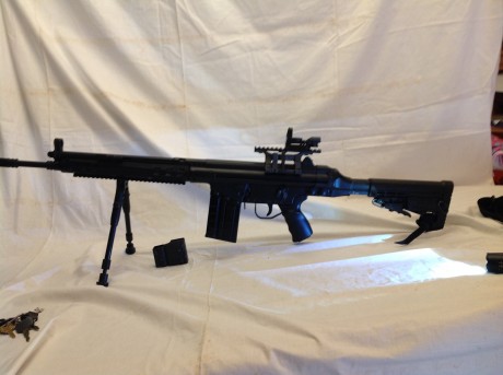 Hola
Vendo fusil Ar 15 marca CMMG, made
In Usa,calibre 9mm, cañon de 16".
Con los siguientes extras:
1 60