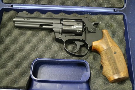 Os ofrezco este precioso revolver del 22 marca KORA por solo 175 euros , es un capricho que compre y ahora 02