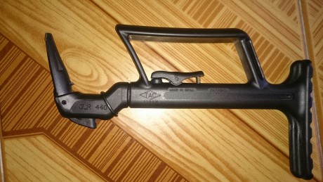 Hola , vendo culata para glock , telescopica marca ISRAM,  modelo 440 glr.,
No tengo claro si esta hecha 11