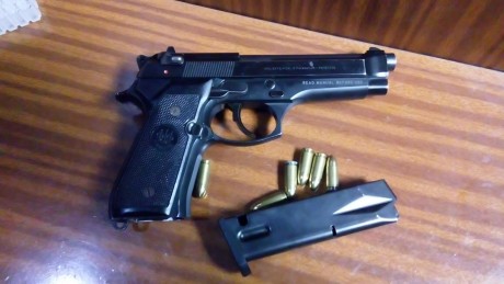 Hola 
Un compañero del Club vende una pistola Beretta 92 FS. con dos cargadores.

El arma está en Málaga, 00