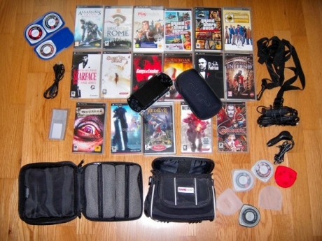 PSP 1004 en perfecto estado, con la caja original y accesorios.

Incluye:

- 16 juegos originales (facilito 02