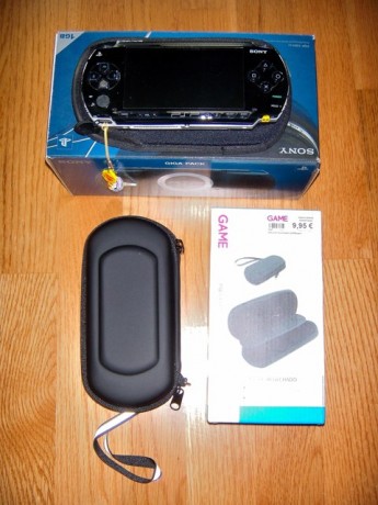 PSP 1004 en perfecto estado, con la caja original y accesorios.

Incluye:

- 16 juegos originales (facilito 00