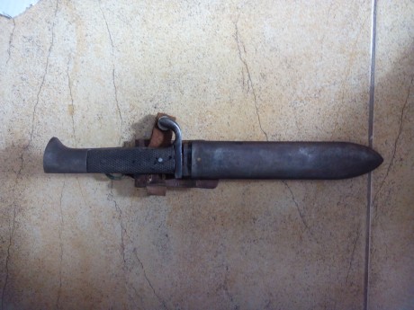 Hola,  podría alguien identificar este machete?
Creo que es de la Guerra Civil. 
Gracias 00