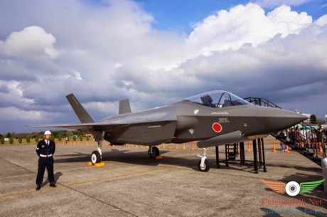 Comprar los que sean necesarios AH-1Z Viper y dejemos de complicar las cosas con los F-35... Al coste 101
