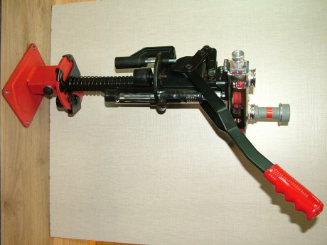 Maquina de recarga de cartuchería semimetalica Cal 12 y conversión a 410 (Cal 36).
Marca MEC, modelo 600 00