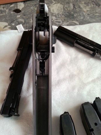 Hola.
Por problemas físicos vendo mi CZ 75 TS con dos carros, uno del .40 S&W y otro del 9 Pb.
Pistola 00