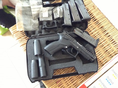 Buenos dias, para hacer hueco para un nuevo capricho, VENDO mi pistola Grand Power K100 Xtrim.

Cañon 02