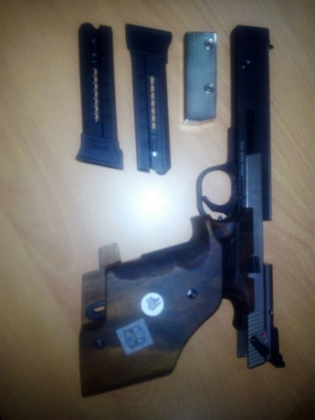 Con accesorios. Para información contactar. 00