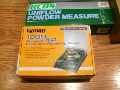 Hice el curso de recarga y no lo he usado nunca,asi que lo vendo
   Prensa de recarga RCBS modelo ROCK 00