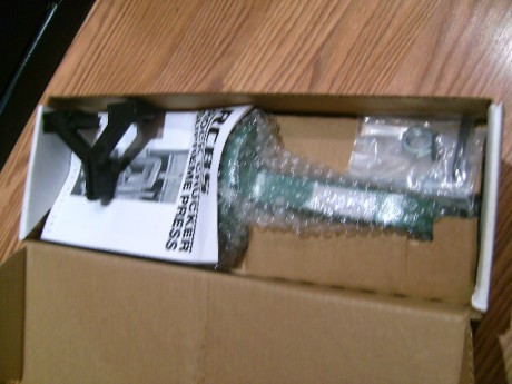 Hice el curso de recarga y no lo he usado nunca,asi que lo vendo
   Prensa de recarga RCBS modelo ROCK 20