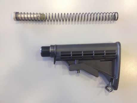 VENDO culata retractil para Colt AR-15 y derivados.
Incluye muelle recuperador y Buffer.

Está sin estrenar. 01