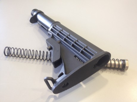 VENDO culata retractil para Colt AR-15 y derivados.
Incluye muelle recuperador y Buffer.

Está sin estrenar. 00