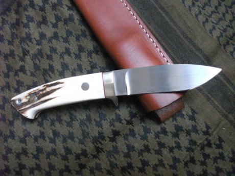 Pongo a la venta,creo no equivocarme al calificarlo así, este exclusivo cuchillo de la desaparecida marce 00