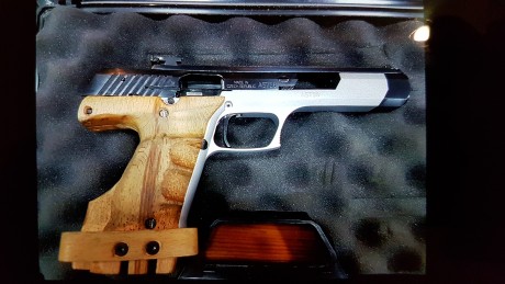 Buenas a todos. Vendo mi cz 122 sport cal.22lr esta impecable con 2 cargadores , cacha original y otra 00