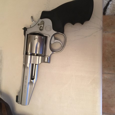 Vendo Revolver Smith And Wesson performance center 627, 8 tiros, cañón de 5 pulgadas ,en perfecto estado, 02