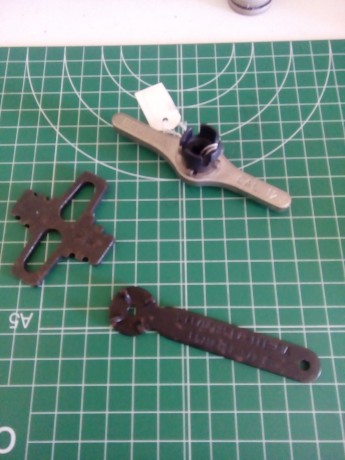 Hola, tengo este conjunto de choques procedente de cierre de armería, todos nuevos y en buen estado. Como 50