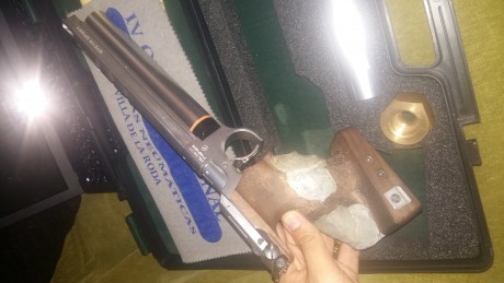 Buenas compañeros vendo esta pistola comprada el año pasado porque hace 2 años tuve que dejar la modalidad 01