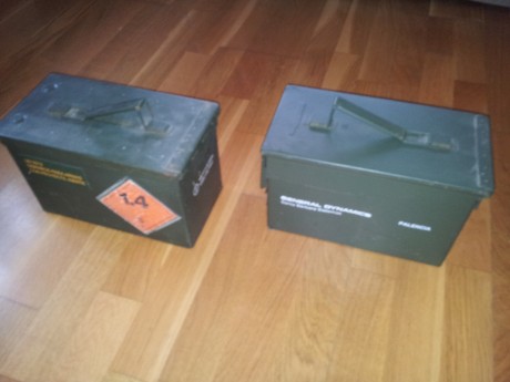 Dispongo de 6 cajas metalicas de municion, estan en buen en estado general y su junta estanca cumple su 00