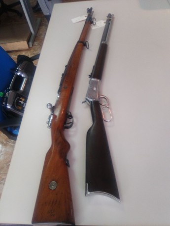 Un buen amigo me pide que le anuncie este  Mauser Persa , en calibre  8 x 57 .
El arma está en excelente 11