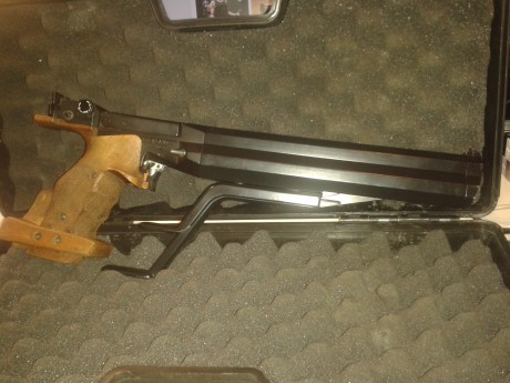 Se vende feinwerkbau mod.102 en buen estado.
Precisión excelente... disparador de dos tiempos ajustables.
Precio 01