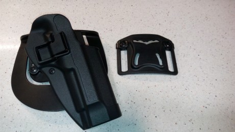 VENDO Funda Blackhawk Serpa para Beretta 92 FS. En perfecto estado. Ni un solo rasguño. 40 Euros más precio 00