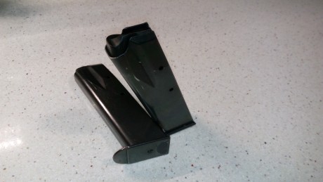 VENDO dos cargadores para CZ75/CZ85. No son originales CZ. Capacidad de 15 disparos cada uno. Muy poco 00